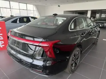 2025 Hongqi H5 с пробегом 100 км