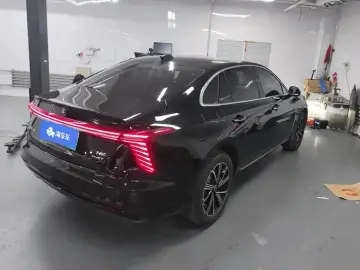 2025 Hongqi H5 с пробегом 5 000 км