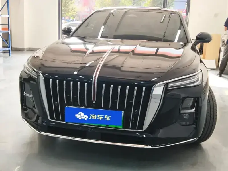 2025 Hongqi H5 с пробегом 6 000 км
