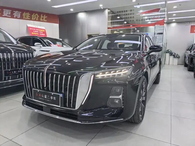 2025 Hongqi H5 с пробегом 19 000 км