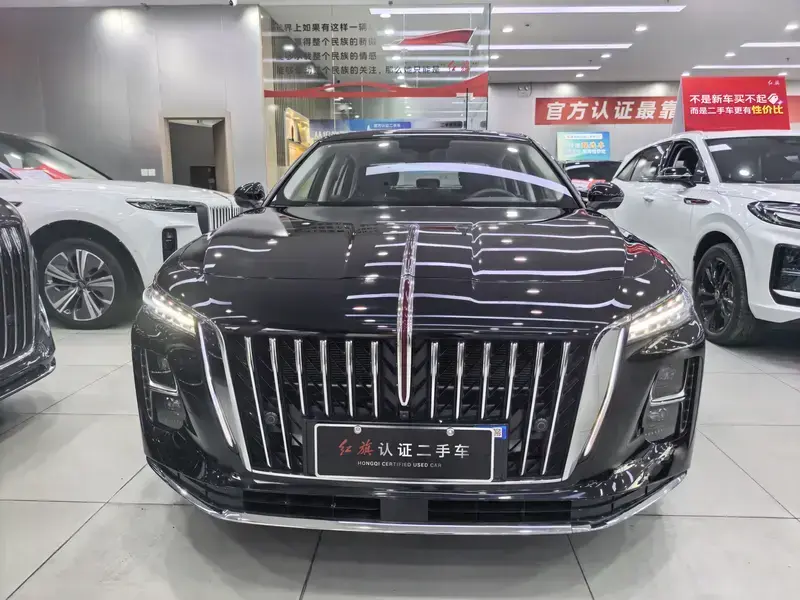 2025 Hongqi H5 с пробегом 19 000 км