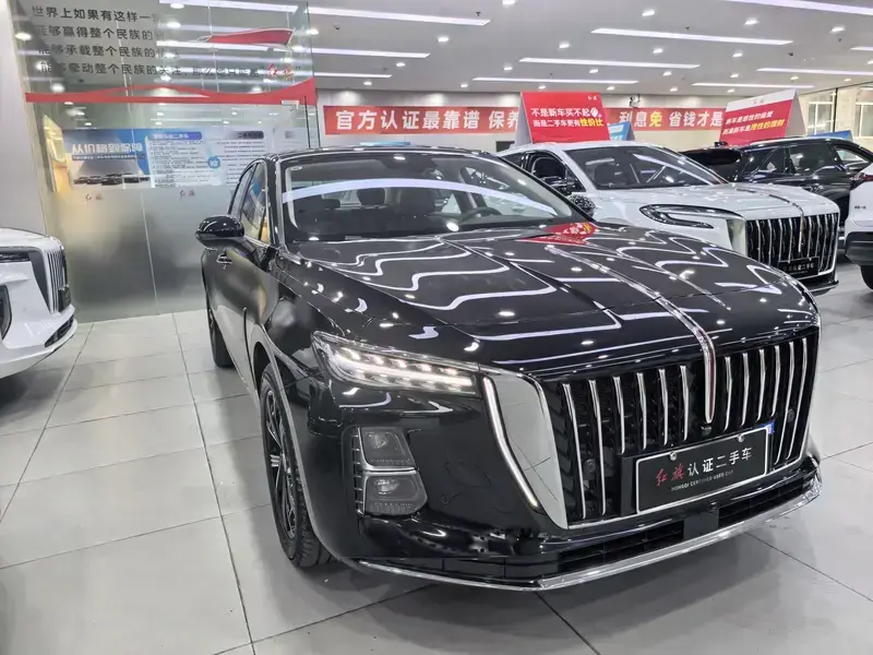 2025 Hongqi H5 с пробегом 19 000 км