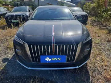 2025 Hongqi H5 с пробегом 9 000 км