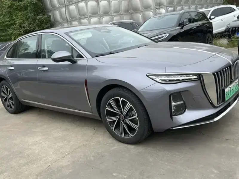 2025 Hongqi H5 с пробегом 7 600 км