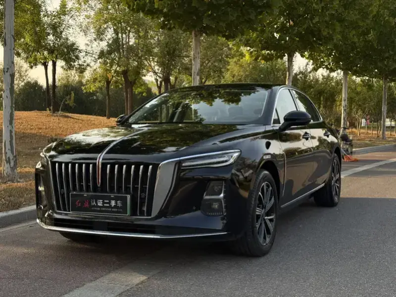 2025 Hongqi H5 с пробегом 8 000 км