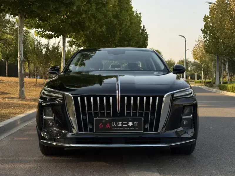 2025 Hongqi H5 с пробегом 8 000 км