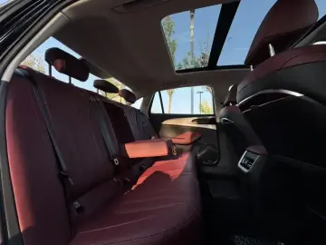 2025 Hongqi H5 с пробегом 8 000 км
