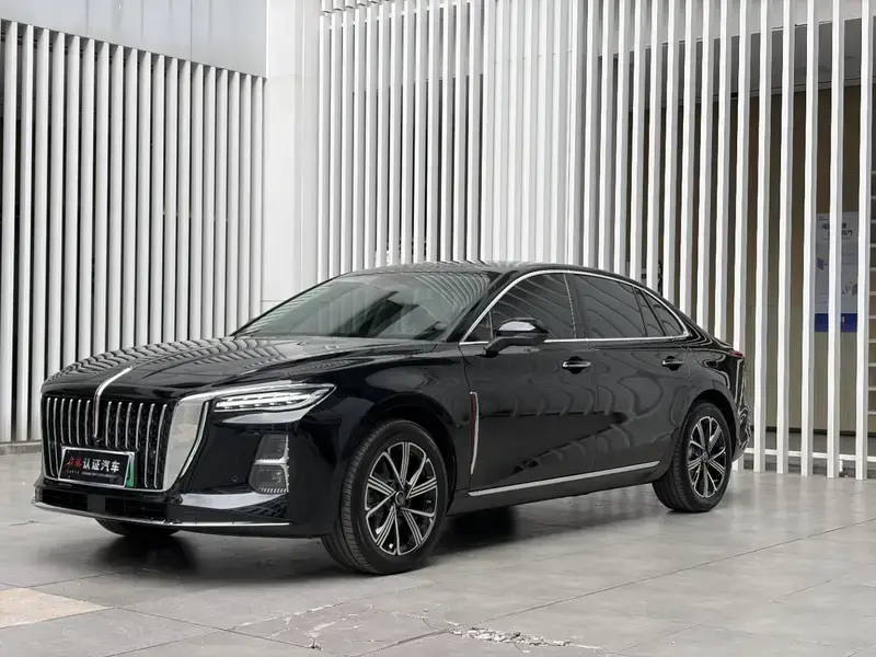 2025 Hongqi H5 с пробегом 4 000 км