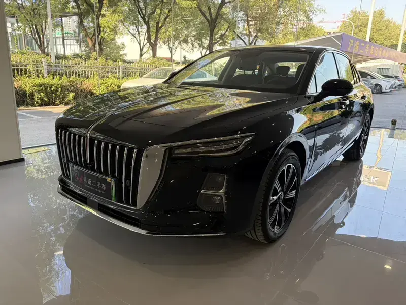 2025 Hongqi H5 с пробегом 7 500 км