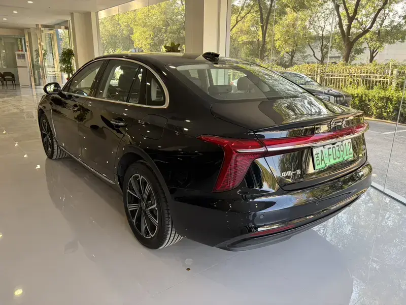 2025 Hongqi H5 с пробегом 7 500 км