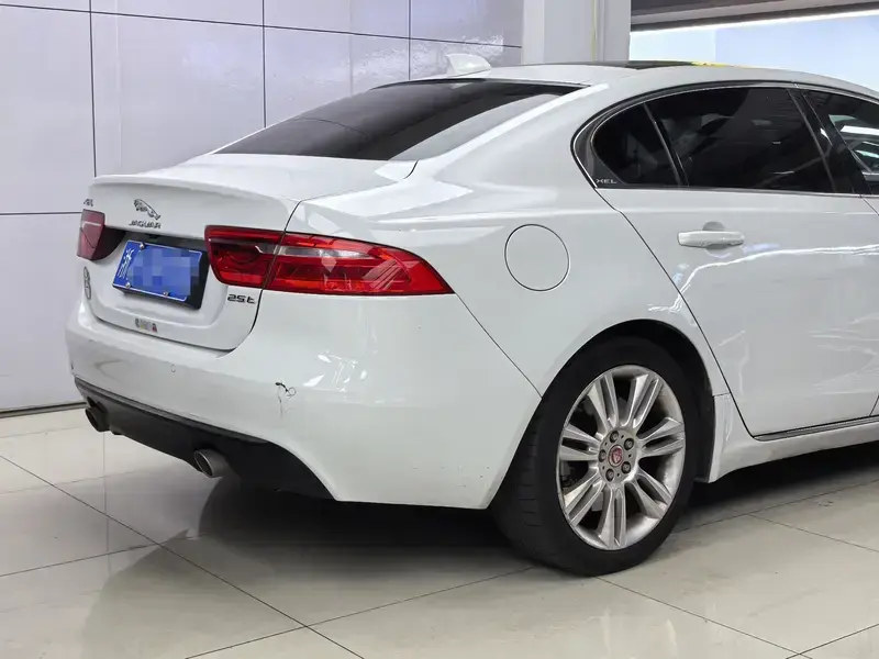 2019 Jaguar XE с пробегом 108 000 км