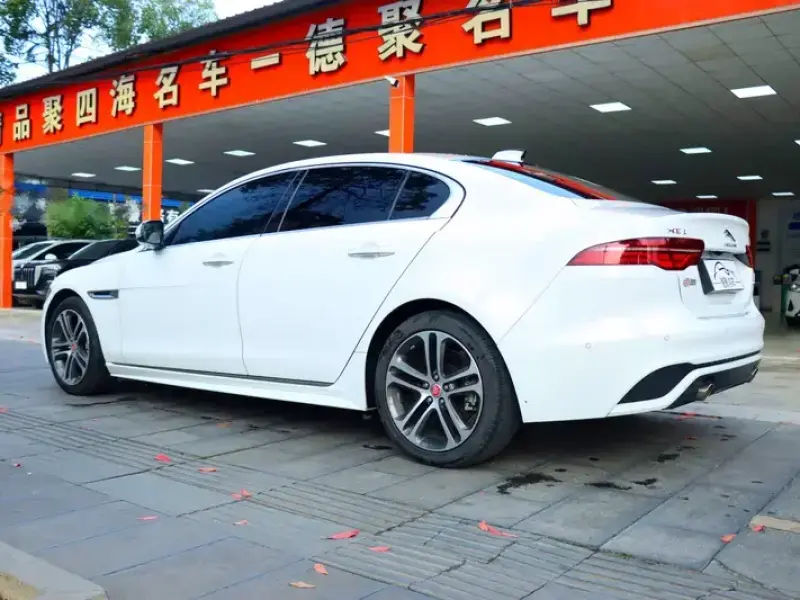 2020 Jaguar XE с пробегом 60 000 км