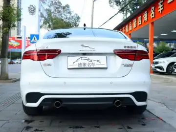 2020 Jaguar XE с пробегом 60 000 км