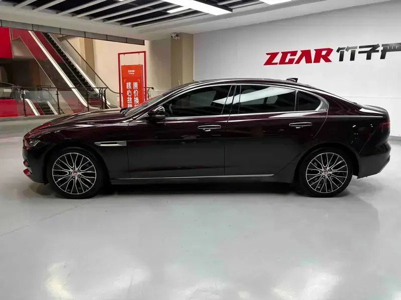 2021 Jaguar XE с пробегом 59 000 км