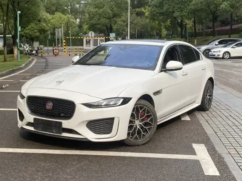2020 Jaguar XE с пробегом 96 000 км