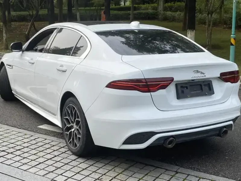2020 Jaguar XE с пробегом 96 000 км
