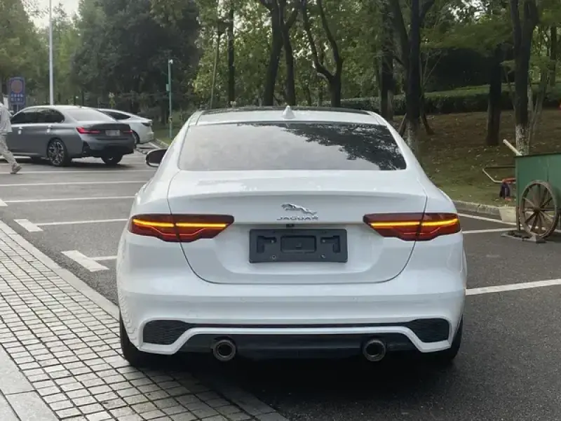 2020 Jaguar XE с пробегом 96 000 км