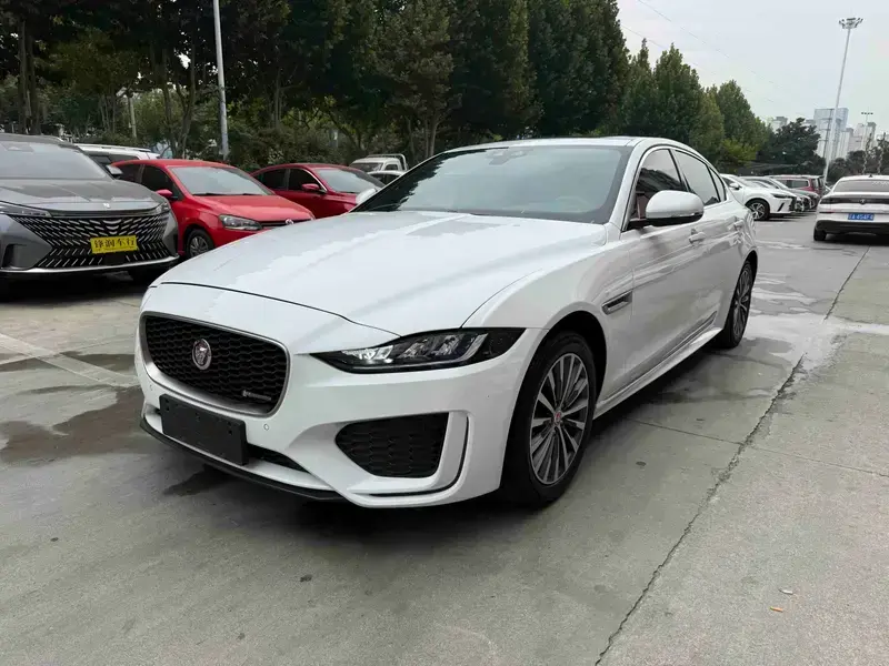 2020 Jaguar XE с пробегом 89 000 км