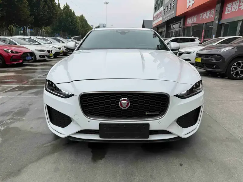 2020 Jaguar XE с пробегом 89 000 км