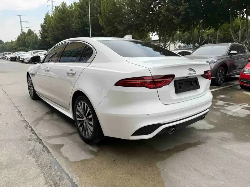 2020 Jaguar XE с пробегом 89 000 км