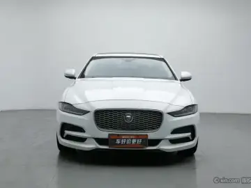 2020 Jaguar XE с пробегом 90 400 км