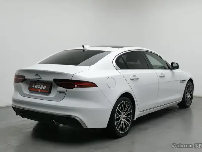 2020 Jaguar XE с пробегом 90 400 км