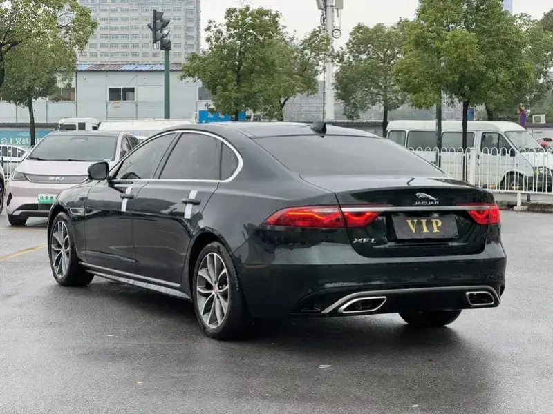 2023 Jaguar XF с пробегом 61 000 км