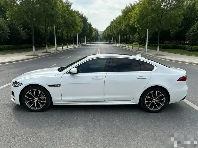 2022 Jaguar XF с пробегом 42 000 км