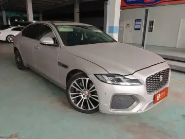 2022 Jaguar XF с пробегом 63 000 км