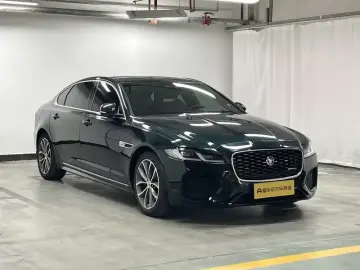 2022 Jaguar XF с пробегом 57 200 км
