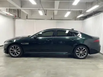 2022 Jaguar XF с пробегом 57 200 км