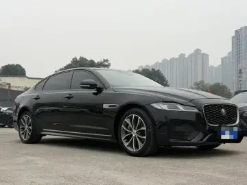 2022 Jaguar XF с пробегом 32 000 км