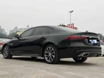 2022 Jaguar XF с пробегом 32 000 км