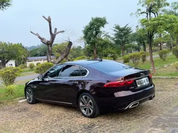 2021 Jaguar XF с пробегом 67 000 км