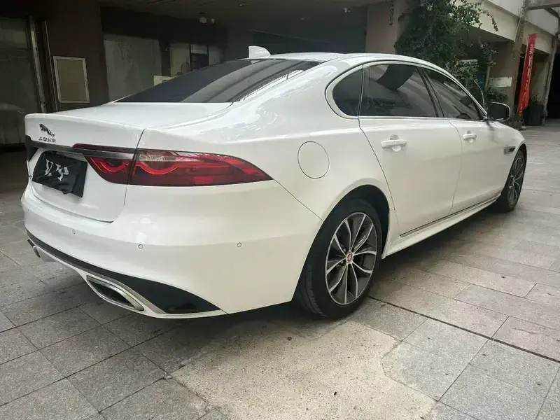 2021 Jaguar XF с пробегом 75 000 км