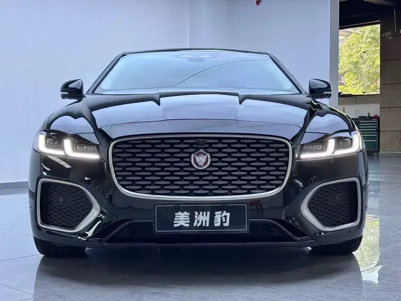 2024 Jaguar XF с пробегом 17 000 км