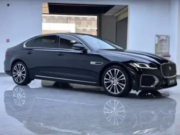 2024 Jaguar XF с пробегом 17 000 км