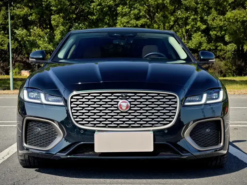 2024 Jaguar XF с пробегом 40 000 км