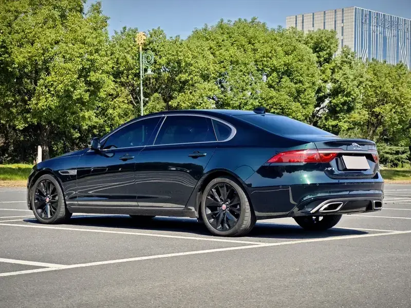 2024 Jaguar XF с пробегом 40 000 км