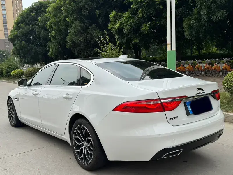 2020 Jaguar XF с пробегом 83 000 км