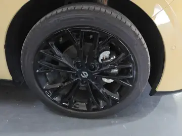 2026 Leapmotor B05 (Lafa 5) с пробегом 7 000 км