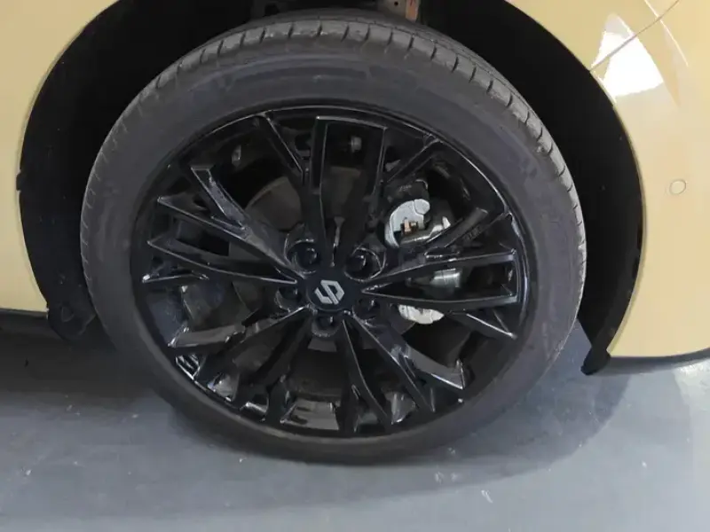 2026 Leapmotor B05 (Lafa 5) с пробегом 7 000 км