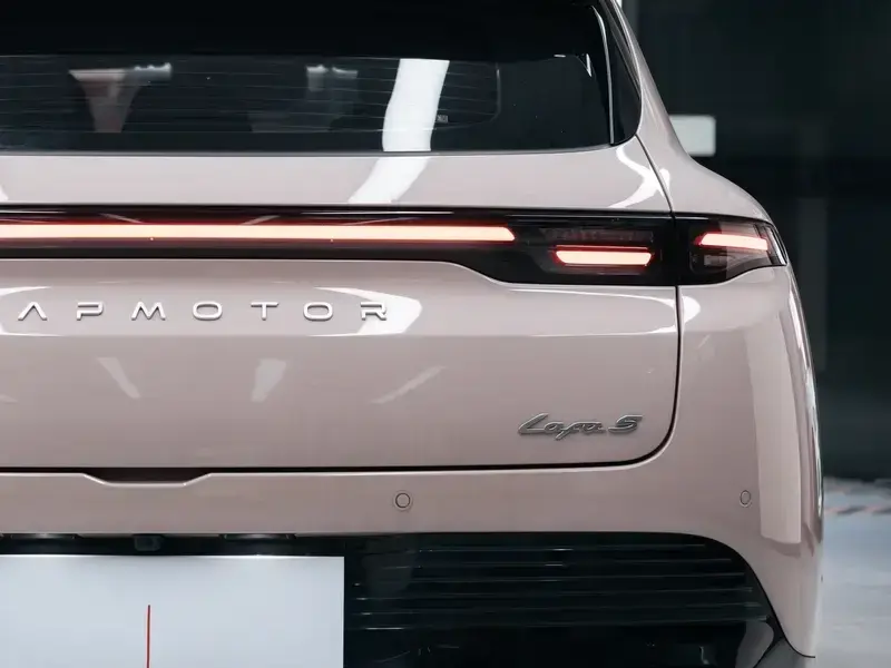 2026 Leapmotor B05 (Lafa 5) с пробегом 11 000 км
