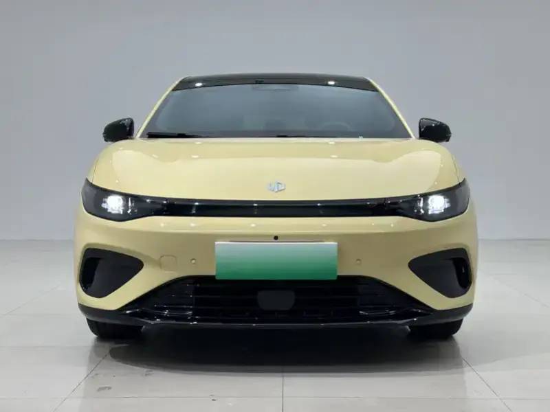 2026 Leapmotor B05 (Lafa 5) с пробегом 15 800 км