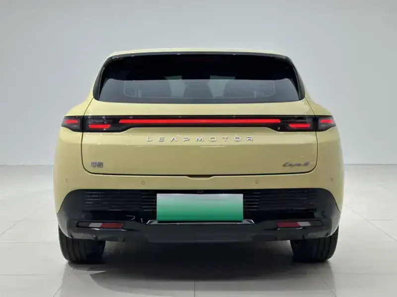 2026 Leapmotor B05 (Lafa 5) с пробегом 15 800 км