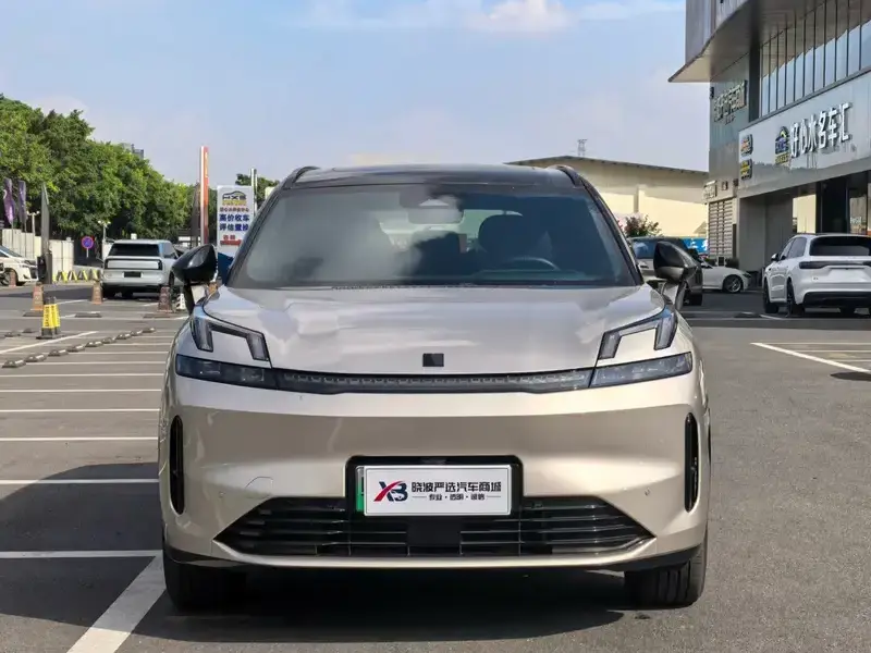 2025 Lynk & Co 08 с пробегом 25 000 км