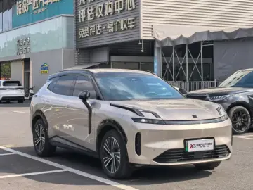 2025 Lynk & Co 08 с пробегом 25 000 км