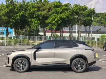 2025 Lynk & Co 08 с пробегом 25 000 км