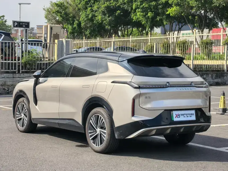 2025 Lynk & Co 08 с пробегом 25 000 км