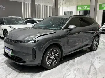 Lynk & Co 08